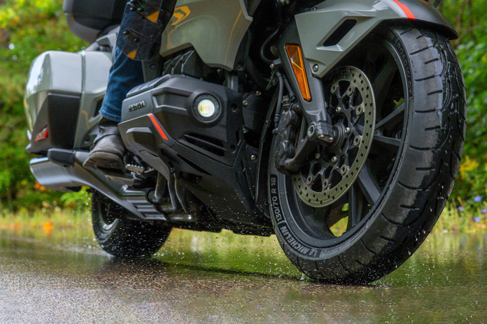 top-motorcycle-gear--foura